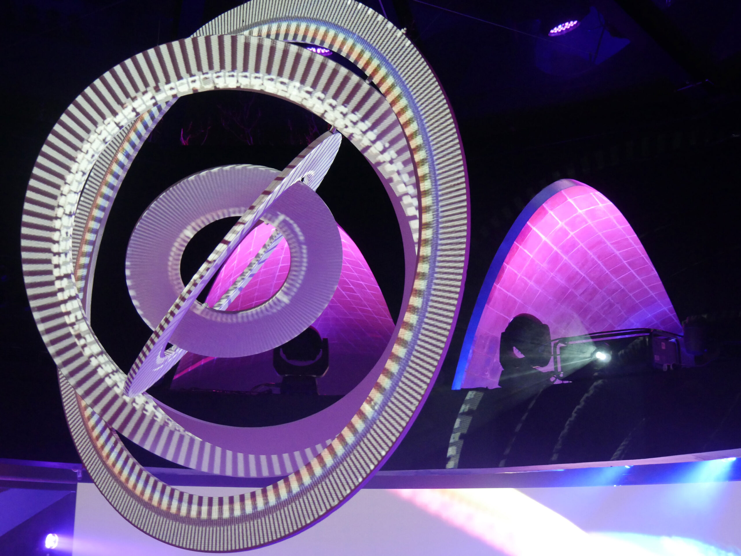 Slidemedia x Escultura Pi